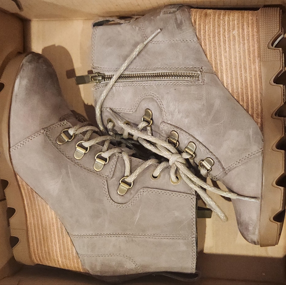 Sorel Joan Uptown Lace Bootie - 7.5 Khaki II